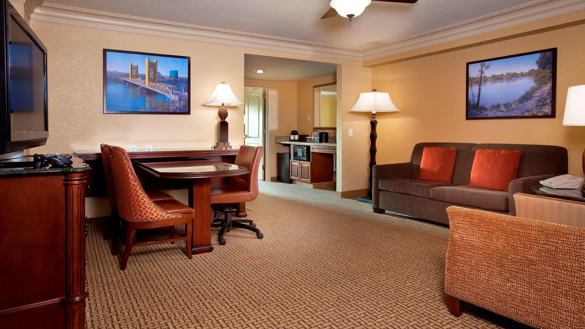 Embassy Suites By Hilton Sacramento Riverfront Promenade Hotel