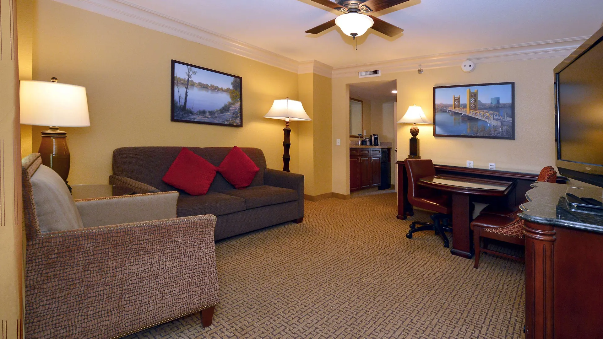 Embassy Suites By Hilton Sacramento Riverfront Promenade 4*,