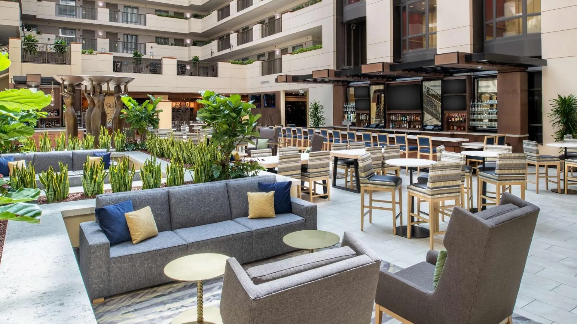 Embassy Suites By Hilton Sacramento Riverfront Promenade Hotel
