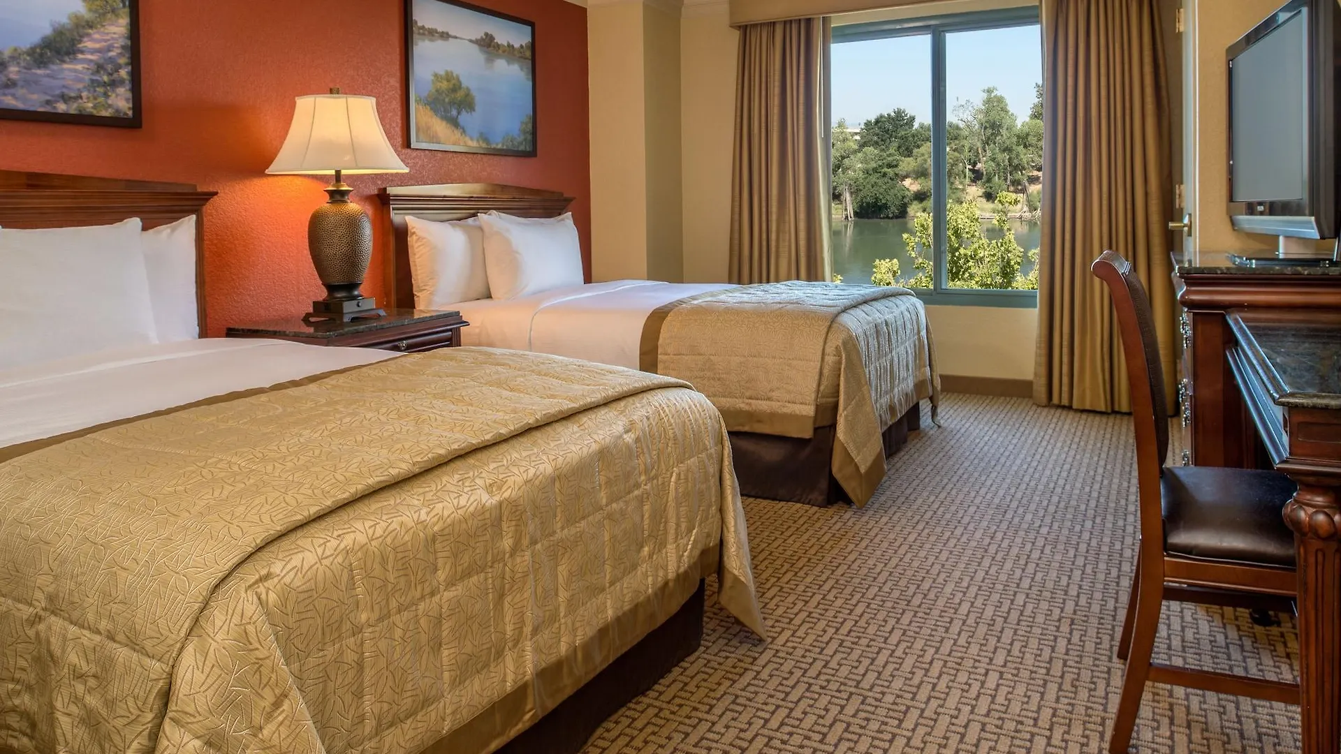 Embassy Suites By Hilton Sacramento Riverfront Promenade 4*,