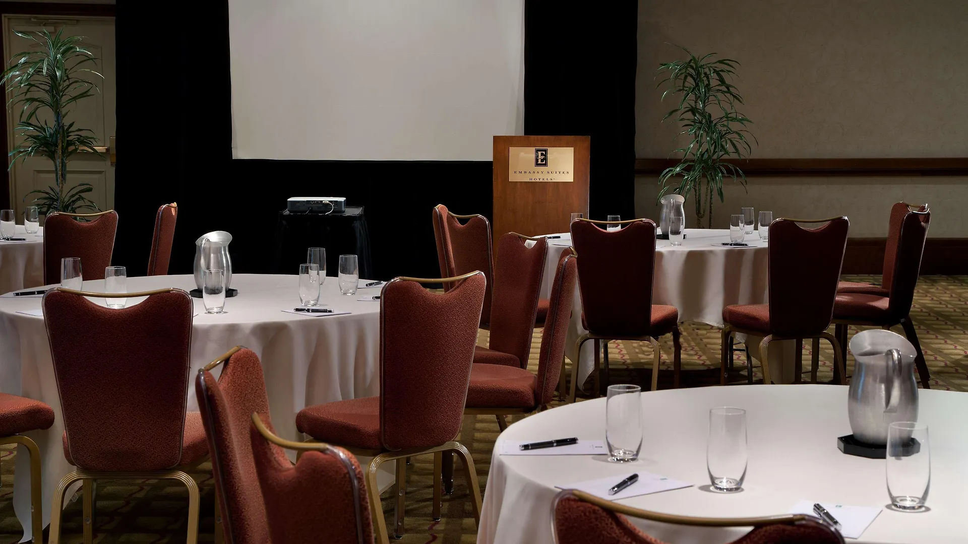 Embassy Suites By Hilton Sacramento Riverfront Promenade 4*,