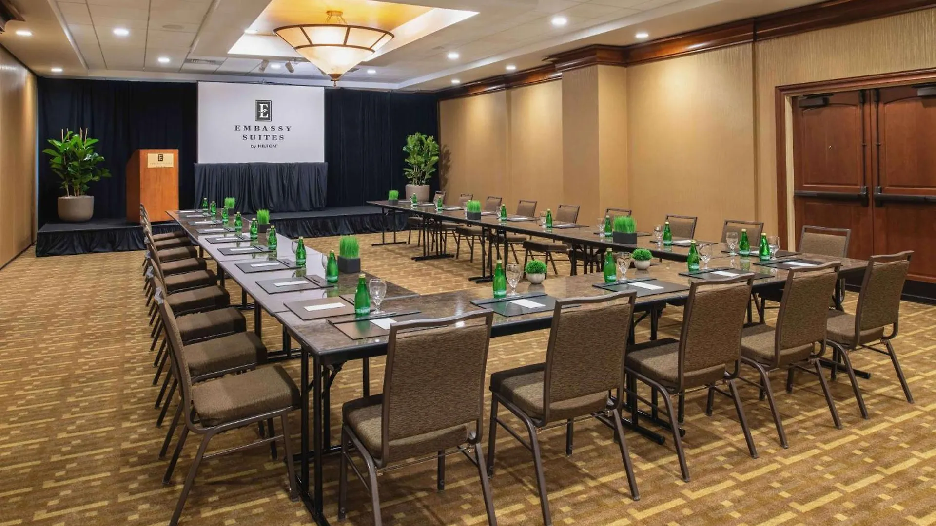 Embassy Suites By Hilton Sacramento Riverfront Promenade 4*,