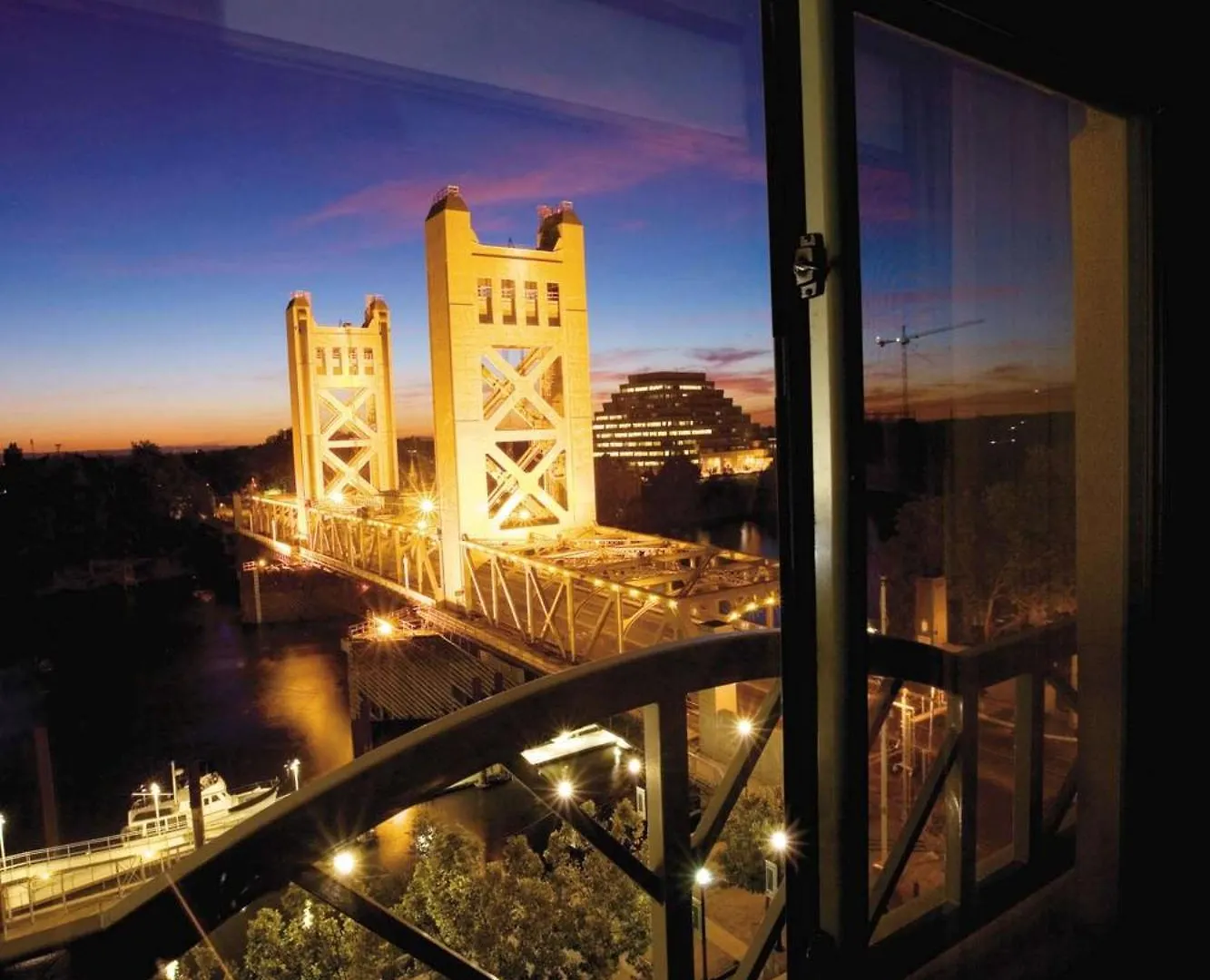 Embassy Suites By Hilton Sacramento Riverfront Promenade 4*,