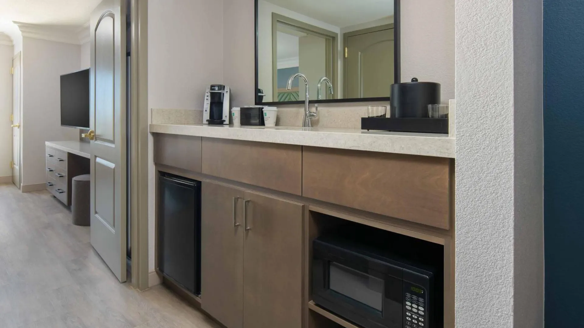 Embassy Suites By Hilton Sacramento Riverfront Promenade 4*,  États-Unis